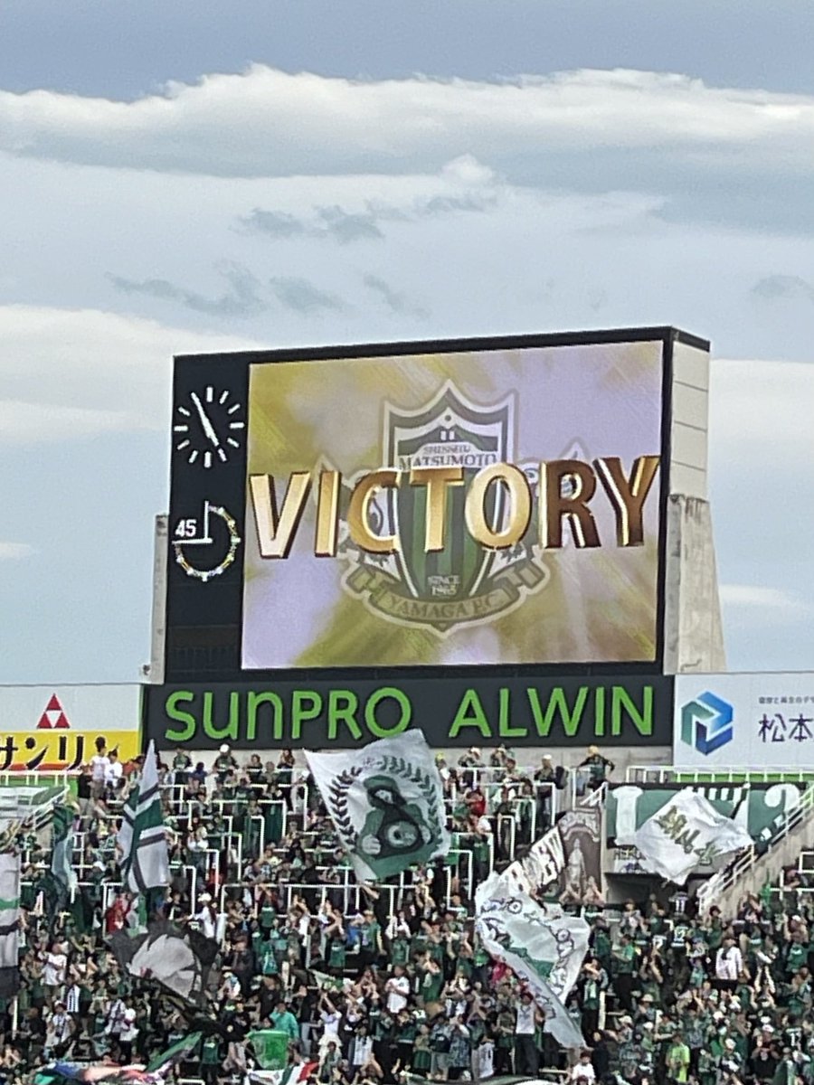 yuripi0824's tweet photo. カワイイが過ぎる勝利時限定グッズ見て https://t.co/FTkxNInjVT