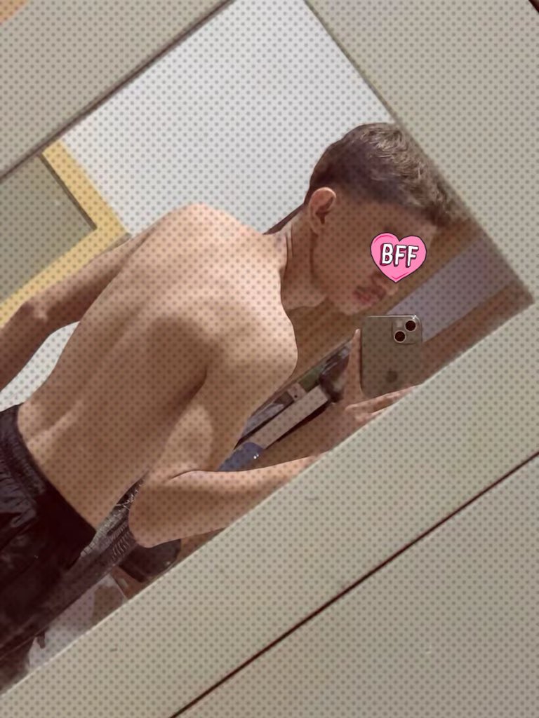 afikk___ tweet media