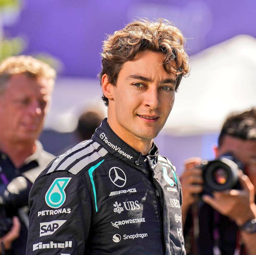 santigigena's tweet photo. La cara de un tipo que sabe que si hace todo bien va a ser campeón de la F1... https://t.co/2IMfFlMcsD