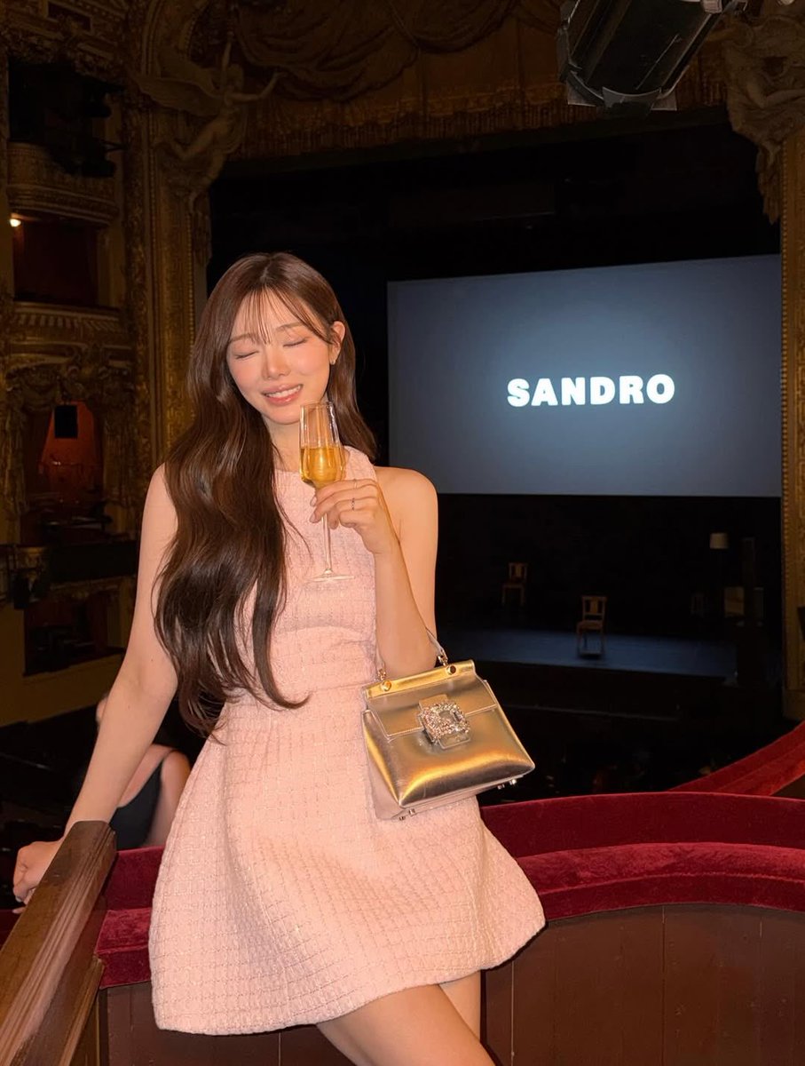 seeanykith's tweet photo. LEE SIAN for SANDRO PARIS (2)

@/sandroparis #SandroFW26 

Sandro Fall/Winter 2026 Collection Preview at the Opéra Comique

PARIS FASHION WEEK FW26

#LEESIAN #이시안 #イシアン https://t.co/zLxatRM8jC