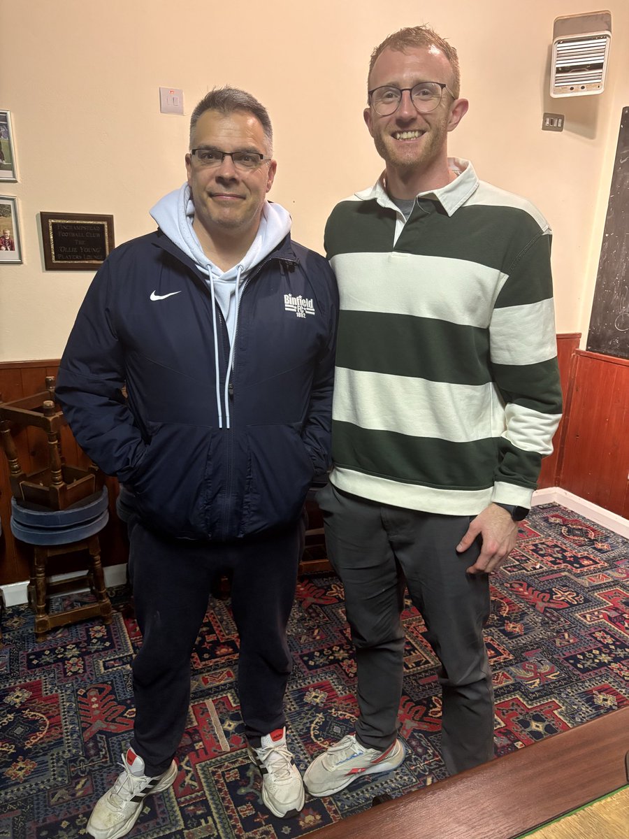 Bracknell RA 🇬🇧 tweet media