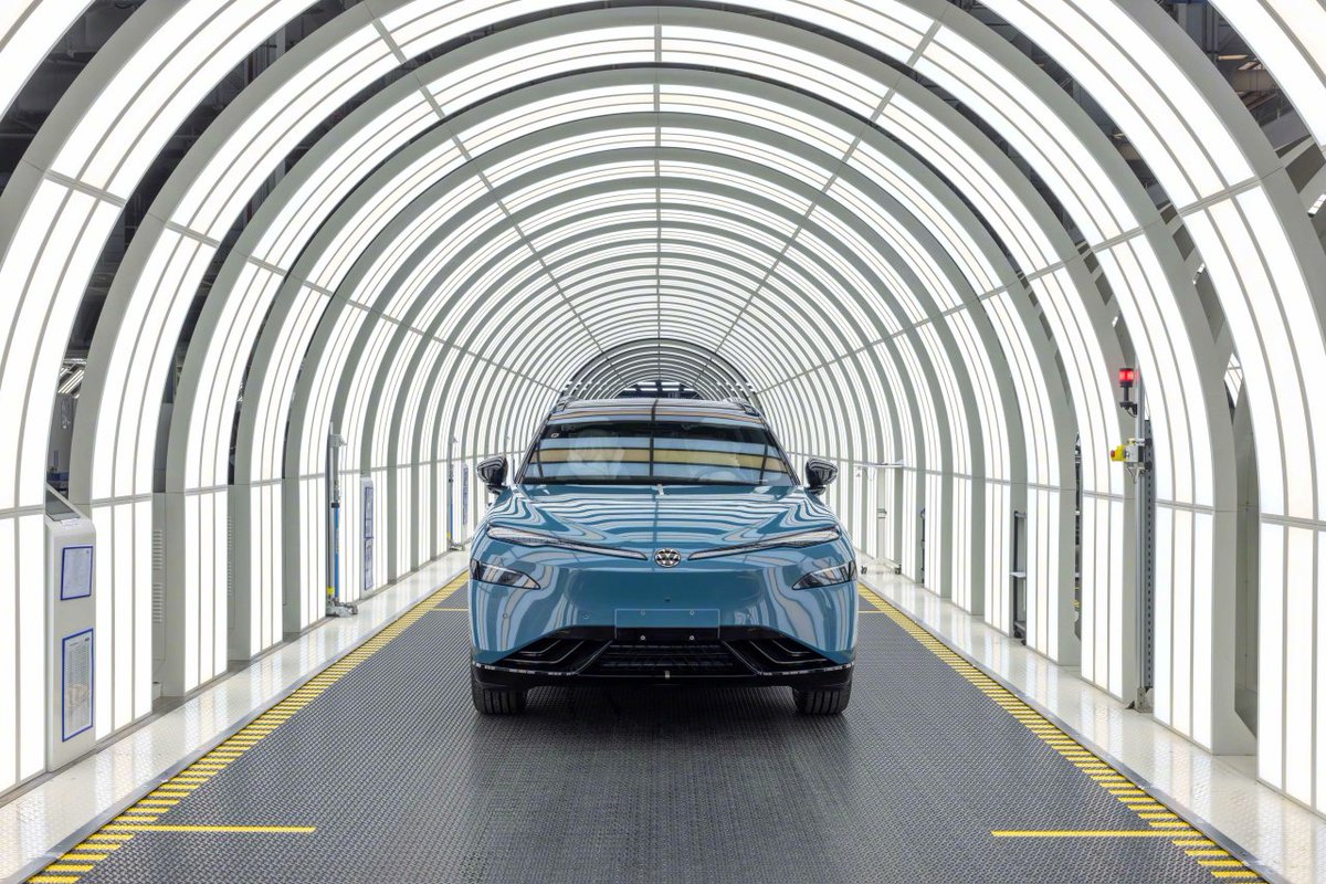 AutoButterMars's tweet photo. 🚗 VW &amp; XPENG join forces! 
The first co-developed EV, ID.UNYX 08, has officially rolled off the production line. A perfect blend of German engineering and XPENG’s smart tech DNA. A new era for EVs in China! ⚡️ @xiaopenghexpeng @VW 

#xpeng #VW #VLA2 https://t.co/ZbK6p5SR3Z