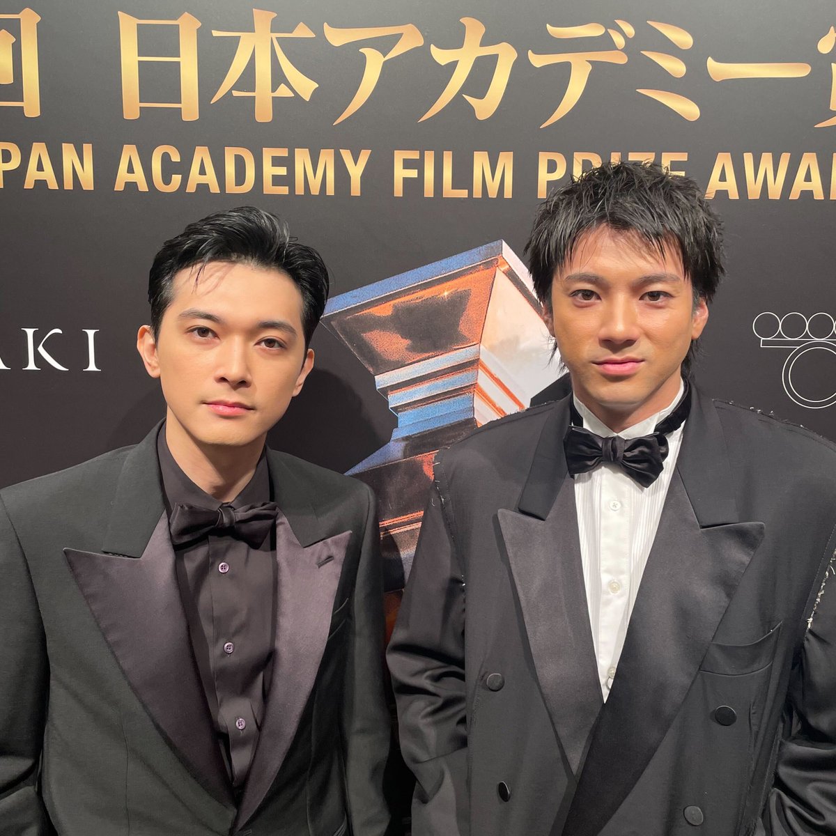 映画「東京リベンジャーズ」シリーズで共演した吉沢 亮さんと山田裕貴さんが再会の2ショット！

#日本アカデミー賞 #第49回日本アカデミー賞