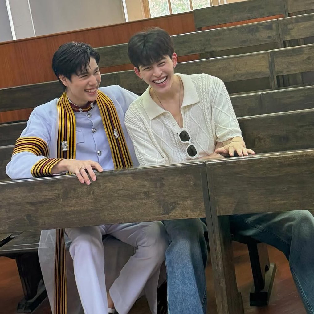 นี่ว่า จุฬาชอบก่อนแต่ลาดกระบังจีบ :)