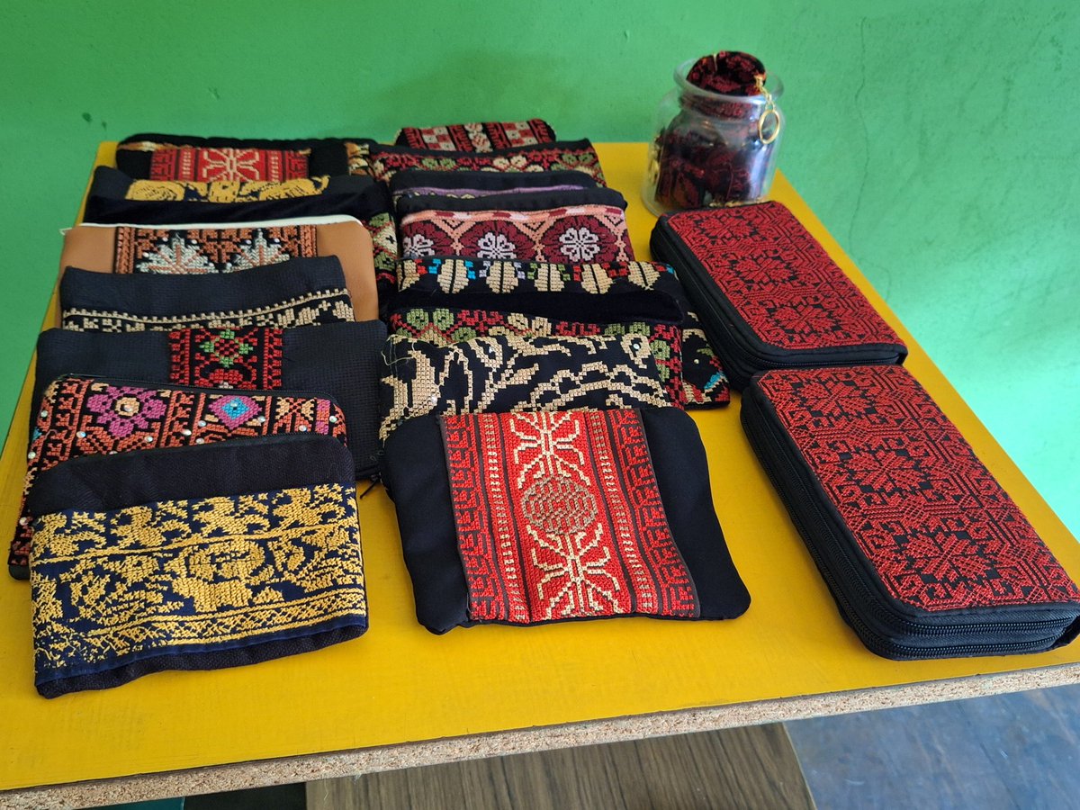 esty segal إيستي 🎗 tweet media