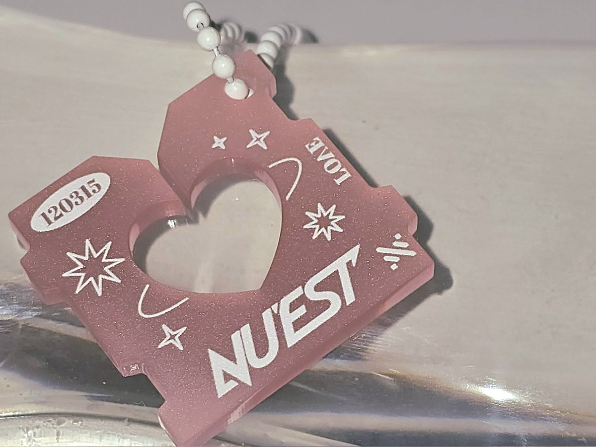 파리 𝔀 tweet media