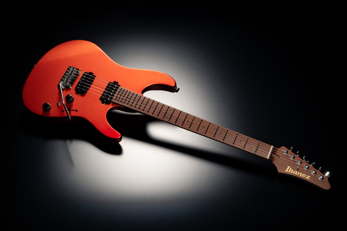 IbanezJapan's tweet image. 【AZ Prestige 2026 New Color : AZ2402-ROM】
新世代ギタリストのスタンダードモデル、AZ。
ROMフィニッシュのNewモデルが新たにラインナップに仲間入りします！

▼AZ2402-ROM (Roadster Orange Metallic)
ibanez.com/jp/products/de…

#ibanez #アイバニーズ