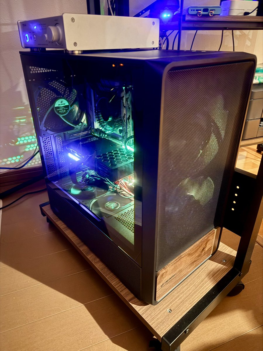 新しいPCケースはOkinos Air Crossです！ 私のPCは元は10年前に買った