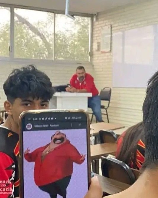 insane poses tweet media