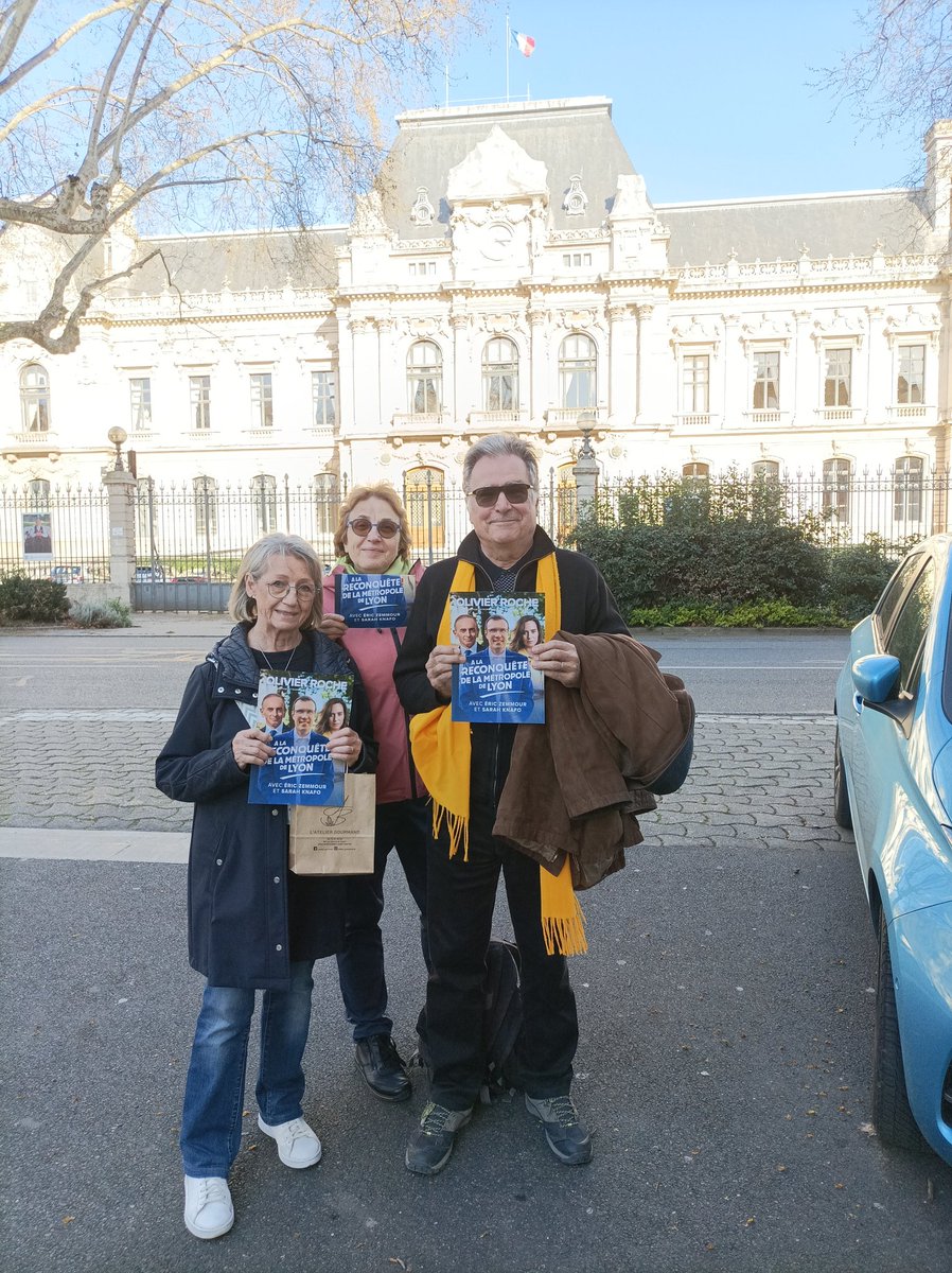 LeonCros_off's tweet photo. Excellent accueil dans la Métropole de Lyon, de vos candidats Reconquête! à la présidence ou au conseil métropolitain ; échanges riches, collages, tractages, déambulations...
Merci pour votre accueil.
Les 15 mars UN SEUL VOTE de CONVICTION pour la Métropole de Lyon : Reconquête! https://t.co/wyDmKjAg9j
