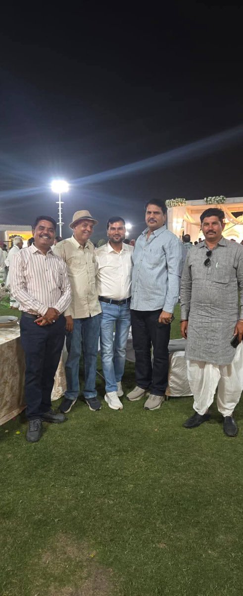 bhavimeenainc's tweet photo. #todabhim विधानसभा क्षेत्र 
पूर्व जिला परिषद सदस्य करौली मित्र प्रदीप कुमार गुर्जर गुढ़ाचंद्रजी की बेटी के वैवाहिक समारोह में शामिल होकर शुभकामनायें प्रेषित की l
#drbhavimeena 
#todabhim 
@INCIndia @INCRajasthan https://t.co/A8ED1DE945