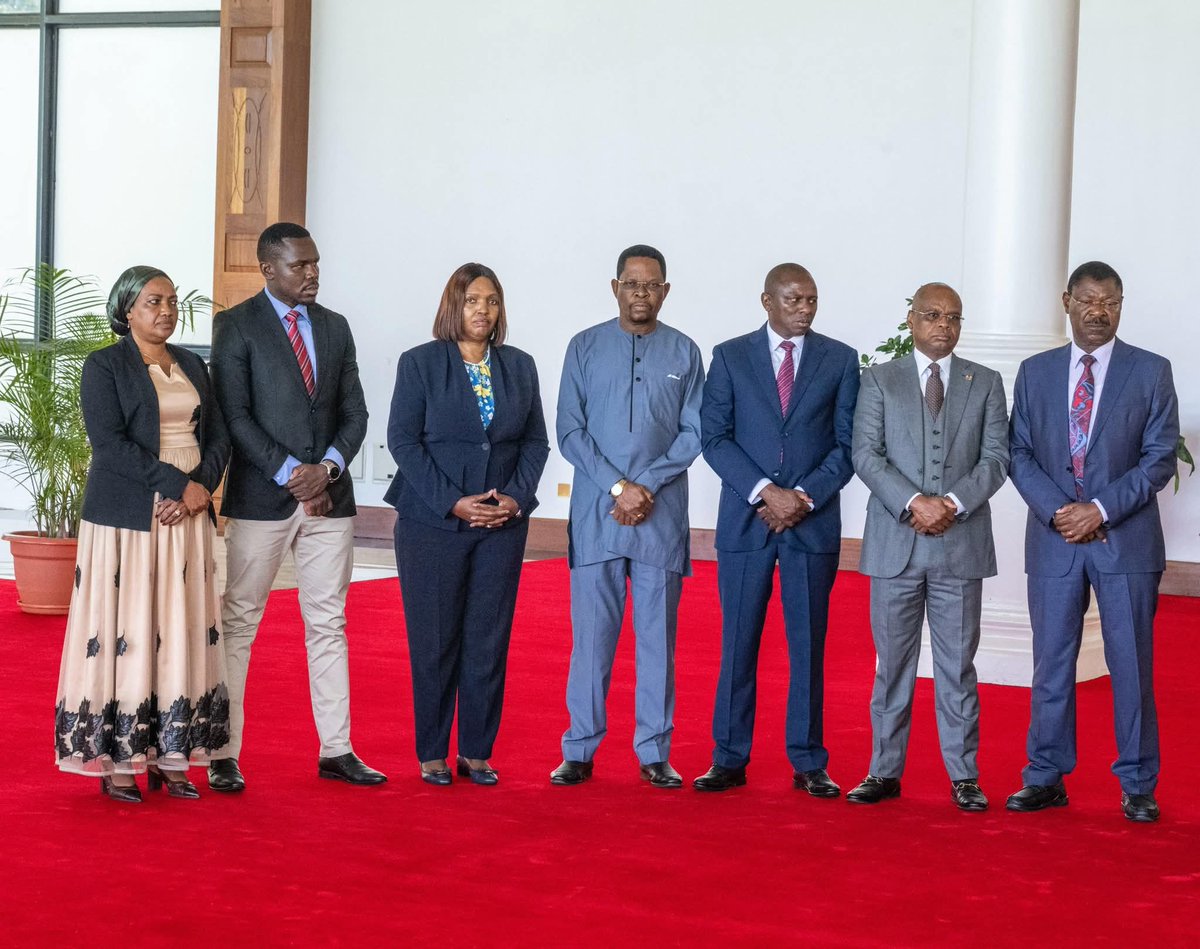 People are mourning at the statehouse. 
Is the boss alive?