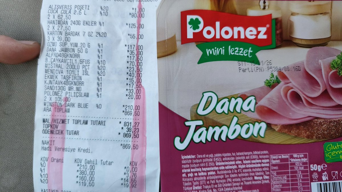 sekoom5's tweet photo. #A101 in Kahramanmaraş mağazasında halen 2 ay öncesinden tarihi geçmiş malları satıyorlar #cimer https://t.co/s09Y59TL9y