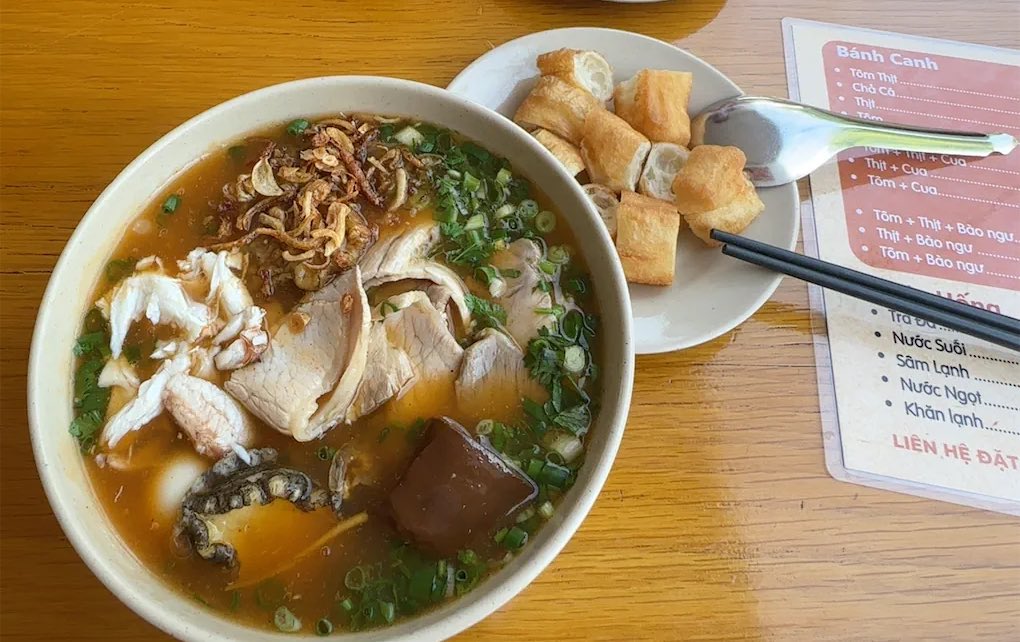 BoBo14cm's tweet photo. Quán này ngay Q7 ngon nha. 😋 https://t.co/7lkhcYMV4R
