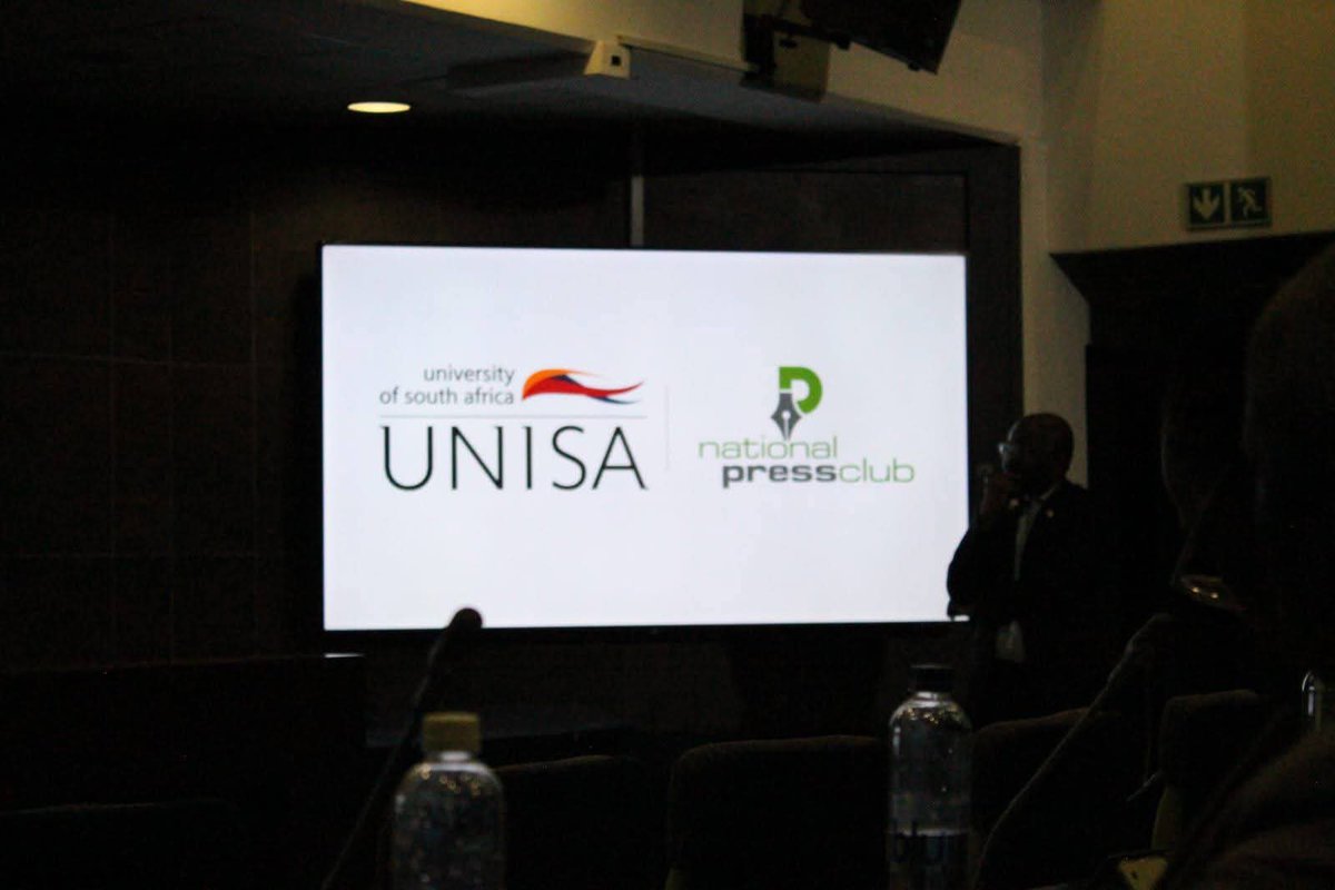 majola_emanuel's tweet image. I wrapped up an incredible Radio Day. ​Deeply insightful sessions on the intersection of AI, radio, and democracy with @Unisa, @IECSouthAfrica, and @CSIR_ICC. The panels on media literacy and fact checking were absolute fire. 
​ #JournalismMatters ​#MediaMatters #InformedCitizens