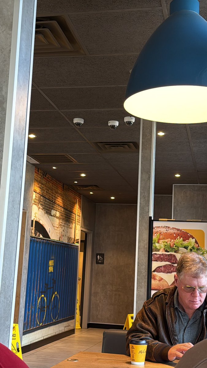 LeakyButthole tweet media