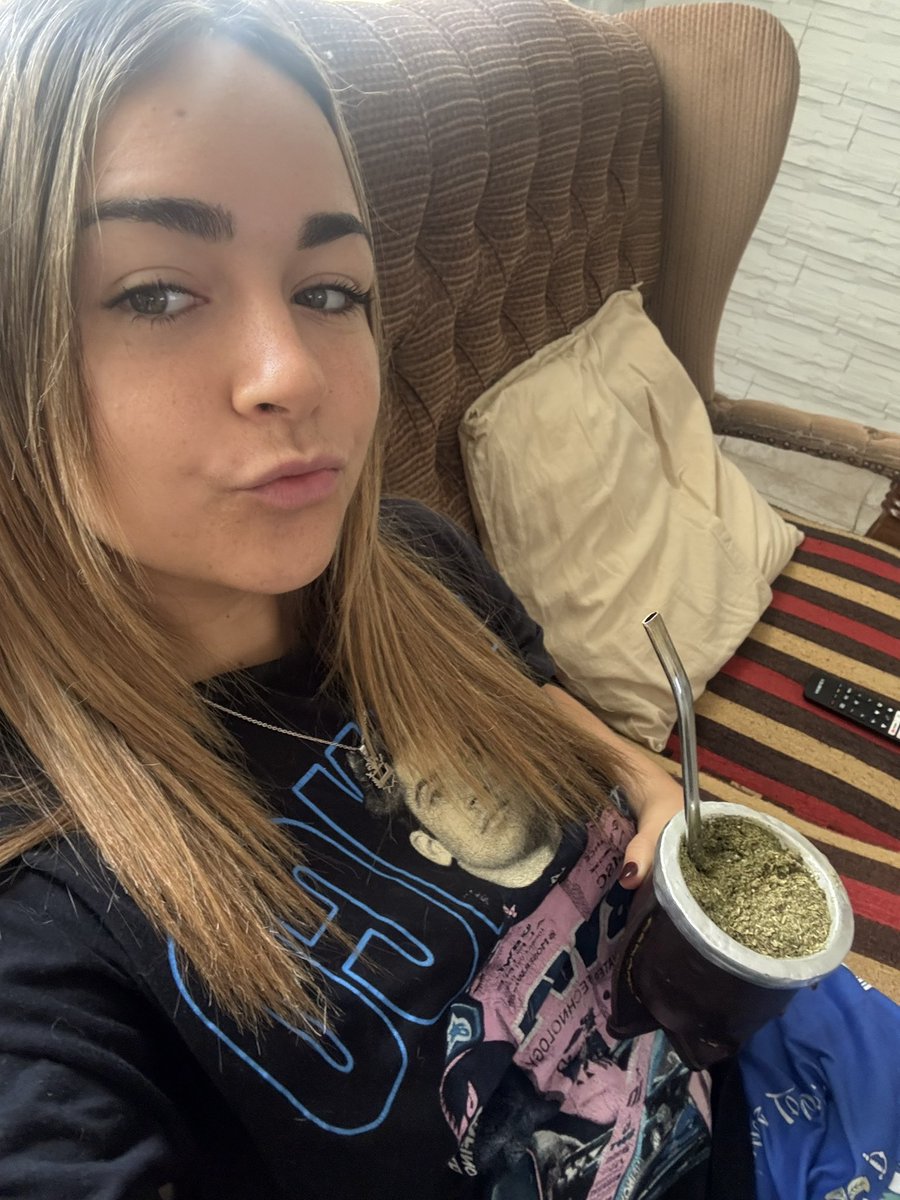 hoy no estoy (si con cara de dormida) en el programa pero préndanse igual porque siempre es 10 puntoooos. 🫵🏻🫵🏻🫵🏻🫵🏻🫵🏻🫵🏻🫵🏻