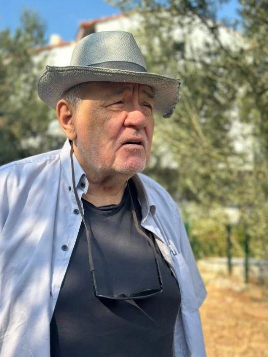 Çok üzgünüm… Tarihimizi bizlere sevdiren, yeri asla dolmayacak olan kıymetli İlber Ortaylı hocamızı kaybettik. Bu ülkeye kattığın her şey için sonsuz teşekkürler Hocam. 

Allah rahmet eylesin, mekanı cennet olsun.