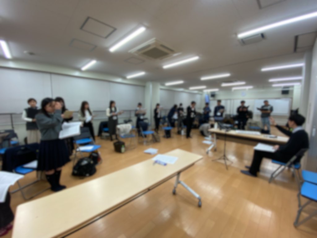 こんばんは🌙
演奏会の前日練習を終えました！

高嶋先生にもお越しいただき、本番に向けてとても充実した練習となりました。
いよいよ明日が本番！とても楽しみです♩

当日チケットもございます ✨
お時間ありましたら是非🫶🏻
18時〜、東大阪市文化創造館でお待ちしております😌