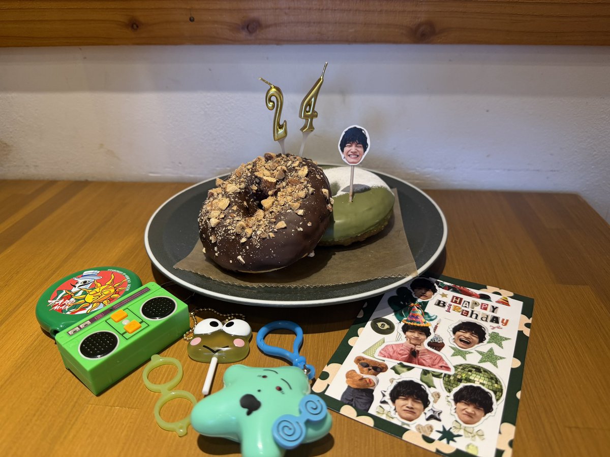harusan516's tweet photo. 🎶🥁さのまさやくん🥁🎶
24歳お誕生日おめでとうございます🍩
24歳のさのくんも楽しみわくわく！スーパーハイパーキュートなスマイルがたっくさん見れますように🧚ずっと幸せで溢れますように💫💫💫
#佐野晶哉誕生祭2026 https://t.co/BoaVaAL1Sw