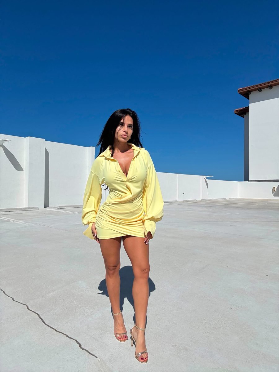 Lunabaytext's tweet photo. #IranIsraelWar #GodblessAmerica another day to get it goin 🤷🏽‍♂️😍😍😍#MaisonValentinoFW26XFreen https://t.co/n29P7FOtjB