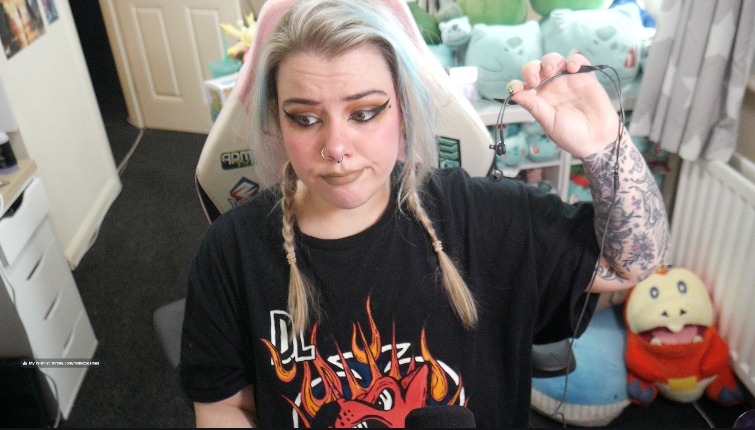 Mollyzxgames🎃🦇🖤👻 tweet media