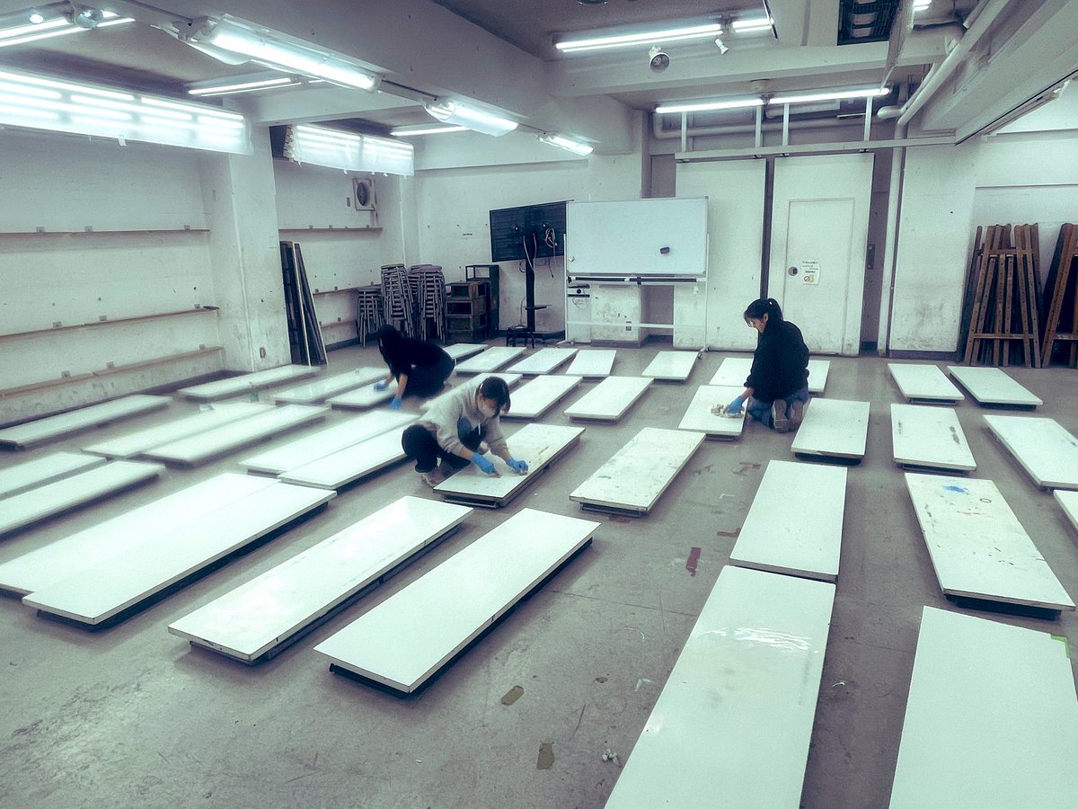 DOBATA4's tweet photo. 今日は今年度最後の大掃除‼️

みんなの協力で✨ピッカピカ✨になりました🤩

一年間本当にお疲れ様でした✨ https://t.co/Iv5ciqizwP