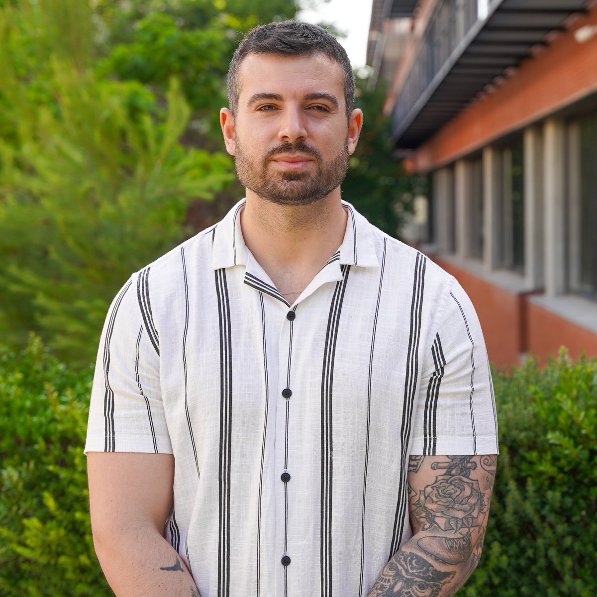 GroupGuldi's tweet photo. We welcome Alexander von Humboldt Fellow @ToreroAWESOME to the Guldi Group at FAU. Joining us from University of Valencia to work on hybrid materials combining perovskite nanocrystals and acene molecules to study singlet fission and advance next-gen solar energy devices https://t.co/6GXBVSBX9c