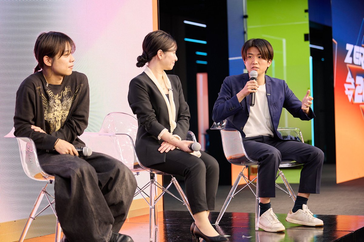 zerafes_jp's tweet photo. トークセッション
🗣️『現代の理想のリーダーに必要な要素とは？』

Forbes JAPAN web編集長谷本さんのモデレートの元、20代にして起業、社長抜擢、政治団体の代表を務められるお三方に、リーダー論を語っていただきました。
組織を引っ張る存在として、合理性を求められる時代にどう人を惹きつけるのか。時には謙虚な姿勢も必要で、さまざまな業界の視点がユニークな意見が出る回となりました！

#zerafes #zerafes2026
