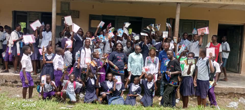 UNODC_Nigeria's tweet photo. In Bayelsa’s hard-to-reach communities, change is unfolding quietly - championed by youth.

From Ekeremor to Ayamasa, Ikebiri 1 &amp; Ekowe, UNODC🇳🇬 Youth Peace Champions are mobilizing peers, @officialnyscng corps members &amp; NGOs to drive outreaches, book drives &amp; sensitizations. https://t.co/CNkmlqC3We