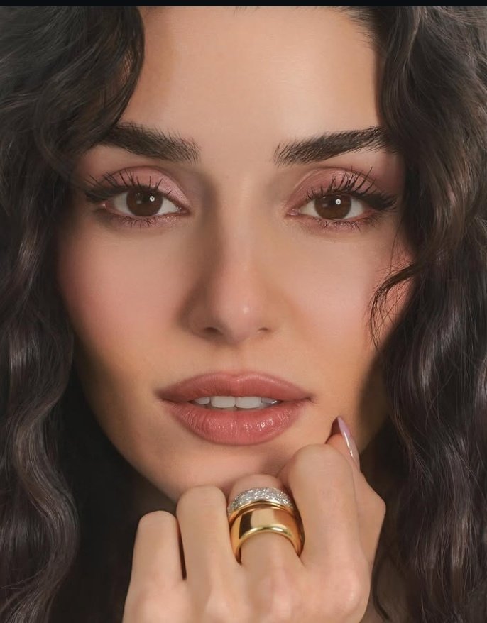 Best of Hande Erçel tweet media