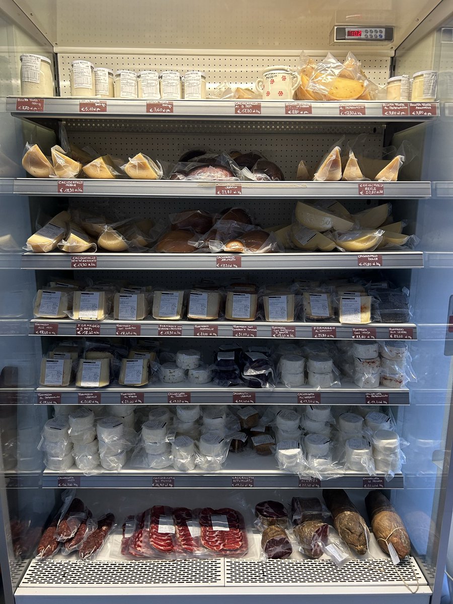 isotta_m's tweet image. Caseificio Consoli, Masseria Cappella, caseificio Pioggia…anche qui tocca farlo! 
Sappiate che morirò felice 

#Puglia