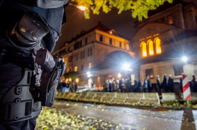 The Dutch police have arrested four young men on suspicion of setting off an explosion outside a synagogue in Rotterdam, causing a brief blaze and damage to the building.

I will continue to say it: a synagogue should never be a crime scene.