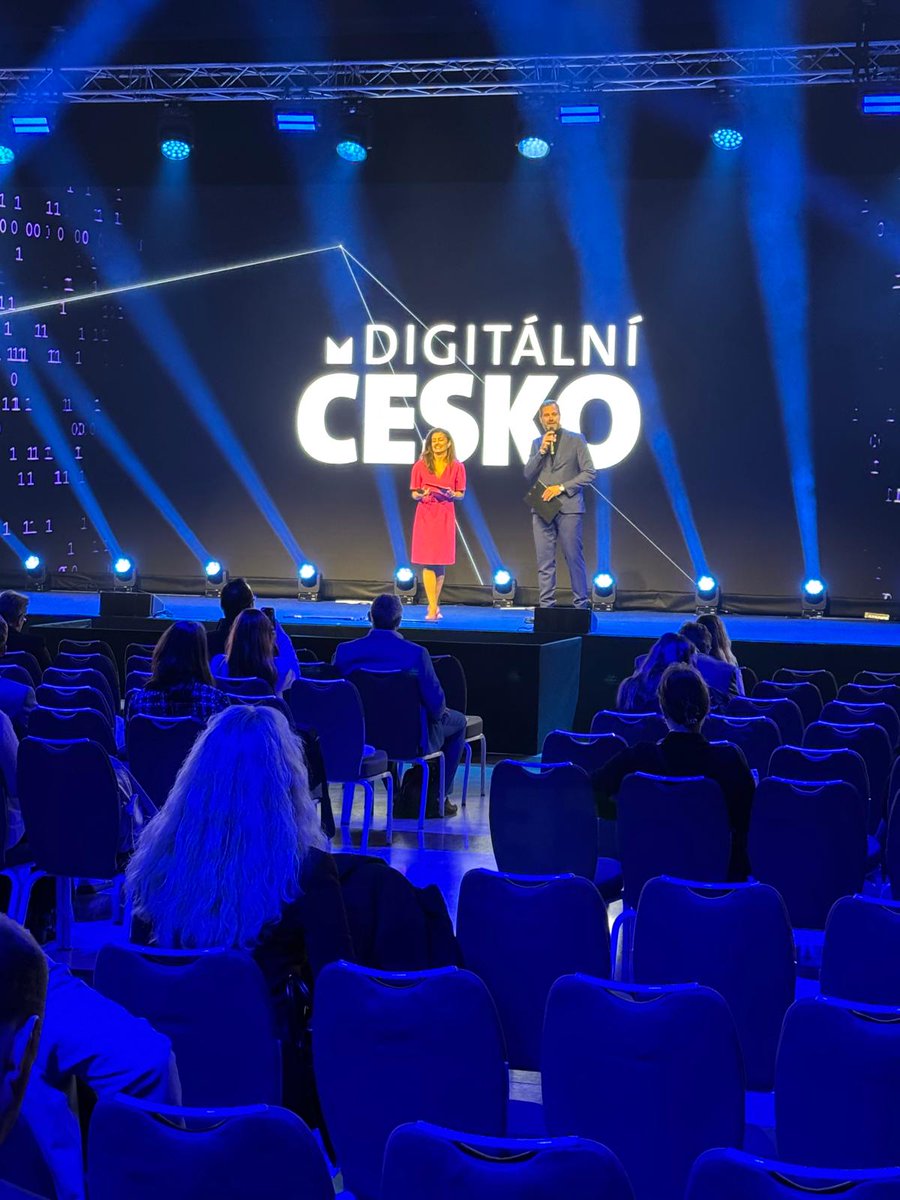 Digitální a informační agentura tweet media