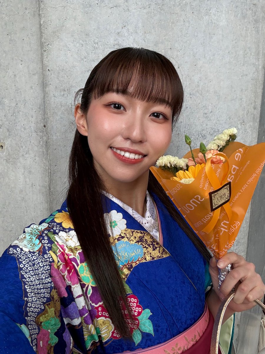may_o_tk5's tweet photo. 京都芸術大学 卒業しました🎓
4年間本当にあっという間でした。
楽しかった(^O^)

写真、また後日落ち着いたら投稿したい！ https://t.co/ZWU18UMR0n