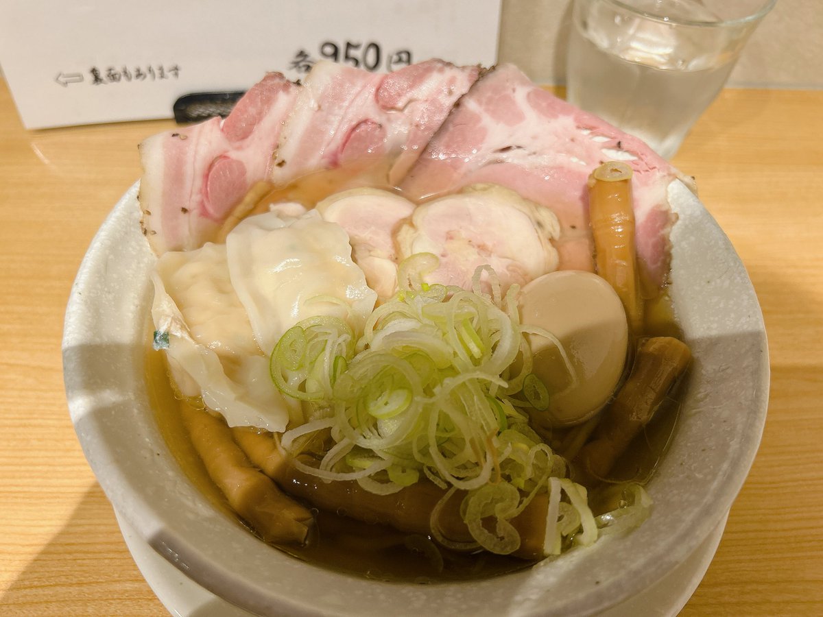 ホテルのすぐ近くでラーメン。美味かった⭕️