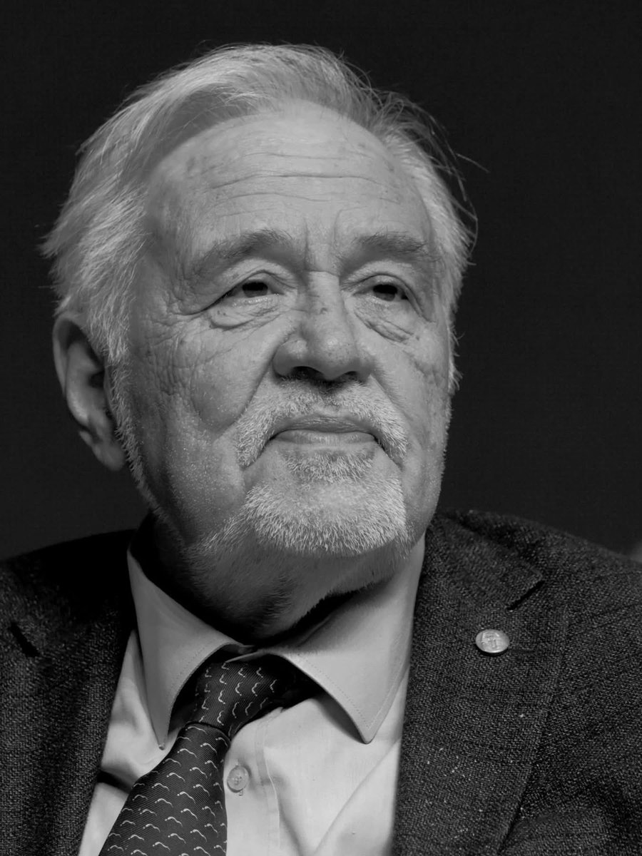 Bazı insanlar sadece yaşadıkları döneme değil, geleceğe de iz bırakır.

İlber Ortaylı böyle bir isimdi.

Geride bıraktığı ilim, düşünce ve kültür mirasıyla daima hatırlayacağımız Prof. Dr. İlber Ortaylı Hocamıza Allah’tan rahmet; ailesine, sevenlerine başsağlığı diliyorum.