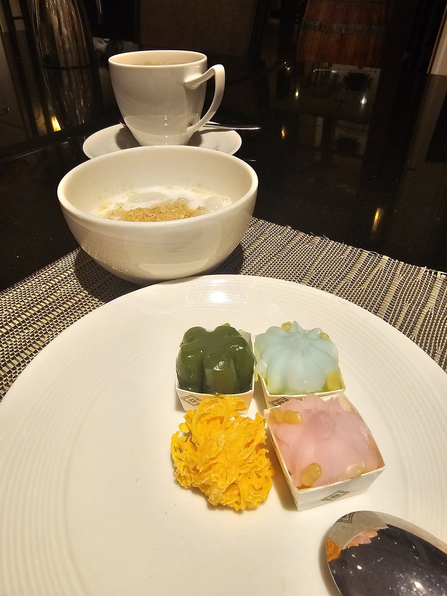 Wala na kami ginawa kundi kumain. 😂😭