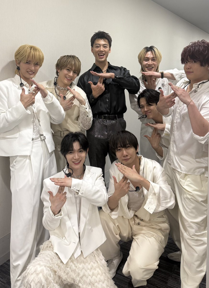 #Mステ
ありがとうございました！🕺

竹内涼真さんと📸
<a href="/takeuchi_ryoma/">竹内涼真</a> 

🎥vm.tiktok.com/ZTh3Jk83A/

#TravisJapan #ニモニモ初披露
#竹内涼真
#奇跡を呼ぶ男ミュージカル