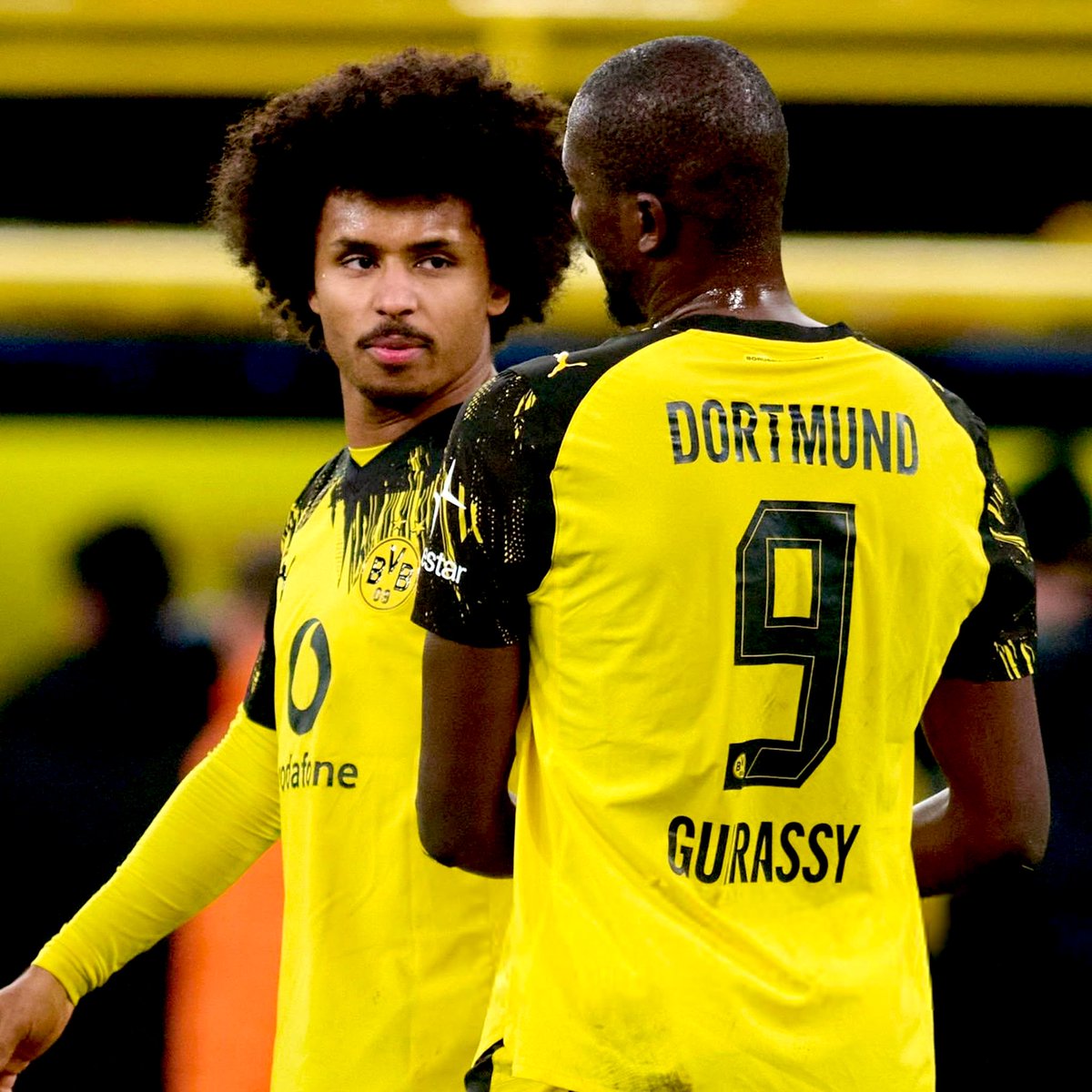 Borussia Dortmund berpotensi kehilangan dua pemain kunci mereka pada bursa transfer musim panas nanti.

Menurut laporan BILD, Serhou Guirassy dan Karim Adeyemi menjadi dua nama yang paling mungkin dilepas oleh Borussia Dortmund.

Klub disebut memasang valuasi sekitar €50 juta