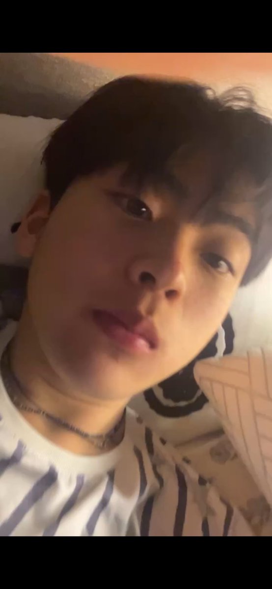 느좃 tweet media