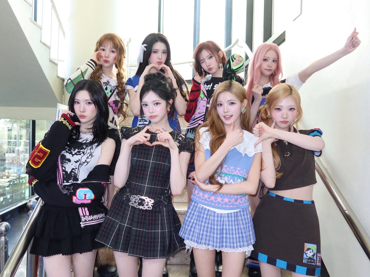 ksjigirl's tweet image. e quando sair os cards com #essas roupas