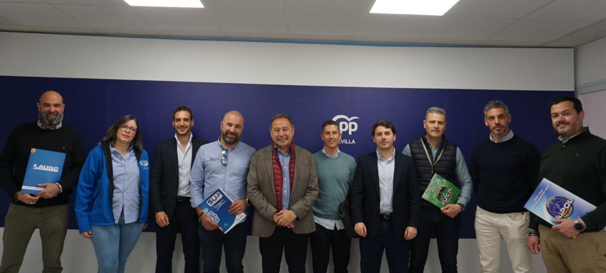 JucilSevilla's tweet image. Finalizamos la reunión con el @PPdeSevilla para abordar la crítica situación de seguridad en la provincia. Hemos sido claros: sin un aumento real de medios materiales y refuerzo de personal, no se puede frenar el avance del narcotráfico no pueden esperar más! #𝗝𝘂𝗰𝗶l