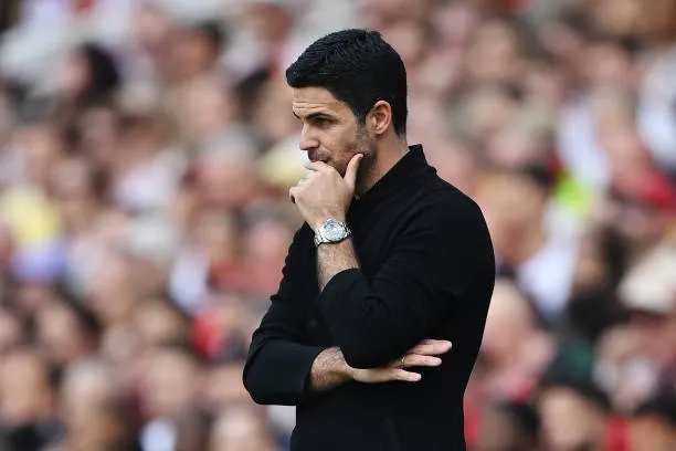 El Arsenal perdió 3 partidos en la temporada. De los 3 partidos todos los perdimos con un gol de diferencia y todos fueron luego de los 80 minutos.

Estamos teniendo una temporada histórica (no es una exageración). 

Mi humilde opinión es disfruten, no critiquen, apoyen. Esto no