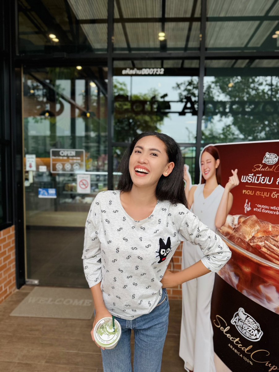 HongarnonL19174's tweet photo. #ชาเขียวเย็น 🥤 #เพื่อนทุกคน https://t.co/zjZOIUa0aV