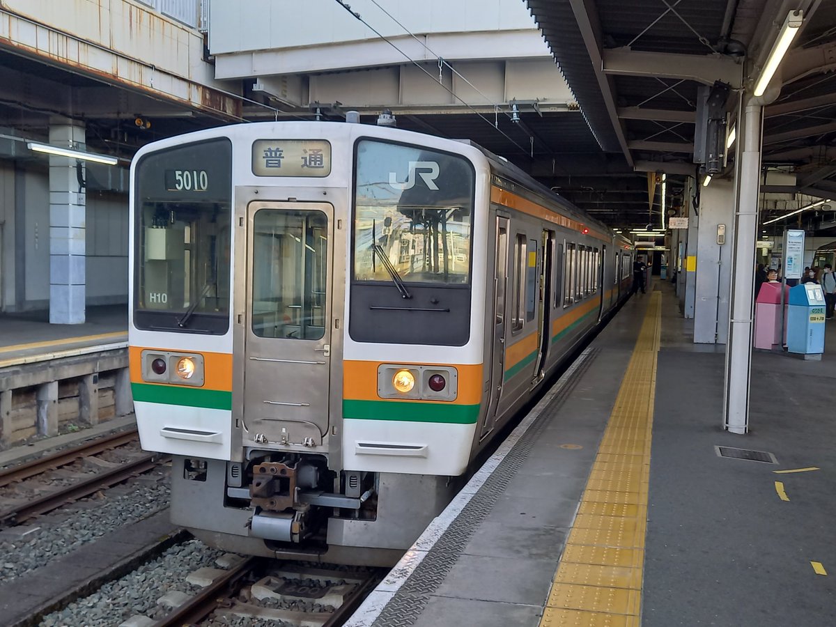 gitetsubito's tweet photo. 213系、115系G編成、武豊線313系、関西本線313系お疲れ様でした‼️
#ダイヤ改正 https://t.co/X3YuW0Ws8v