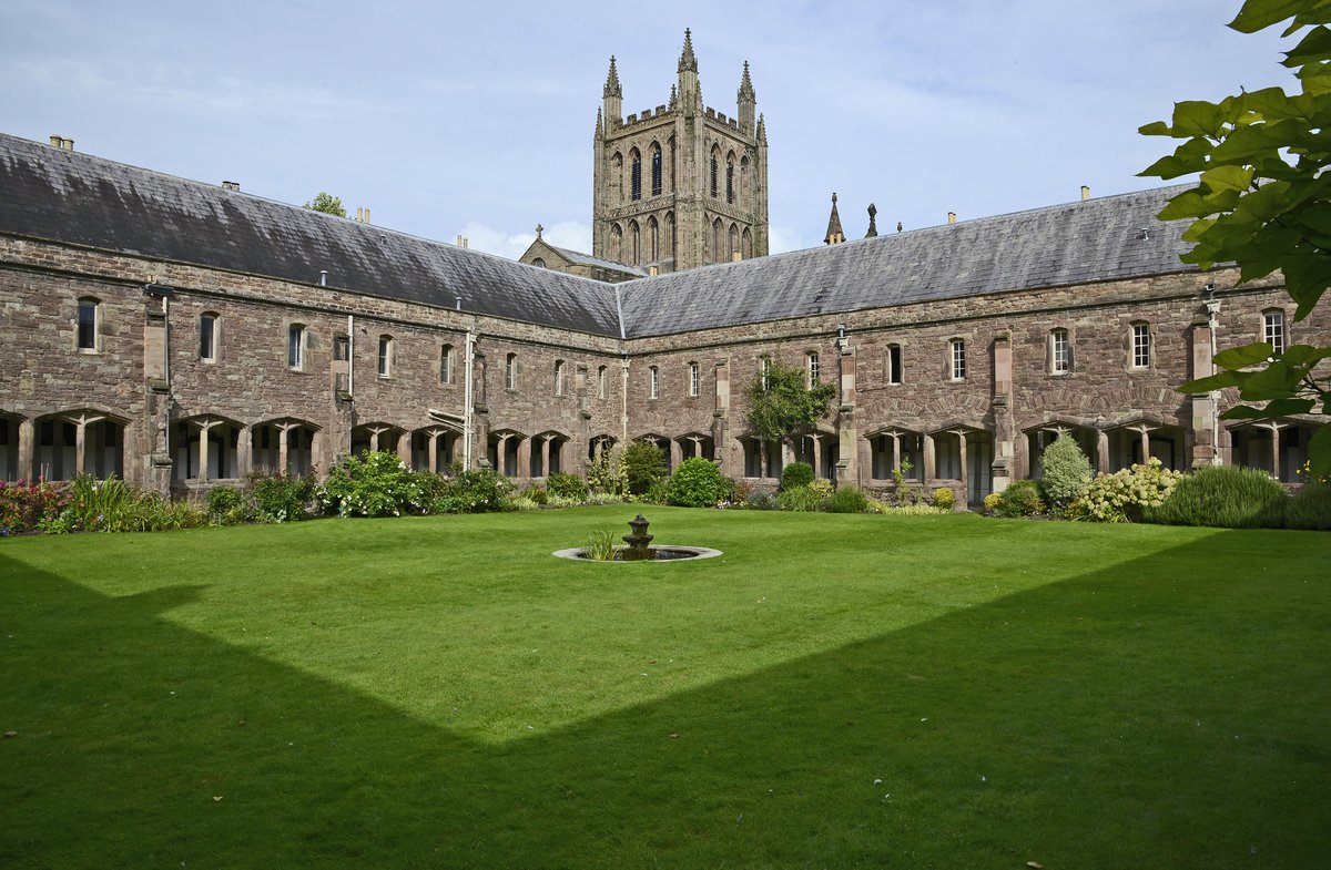 Hereford Cathedral tweet media