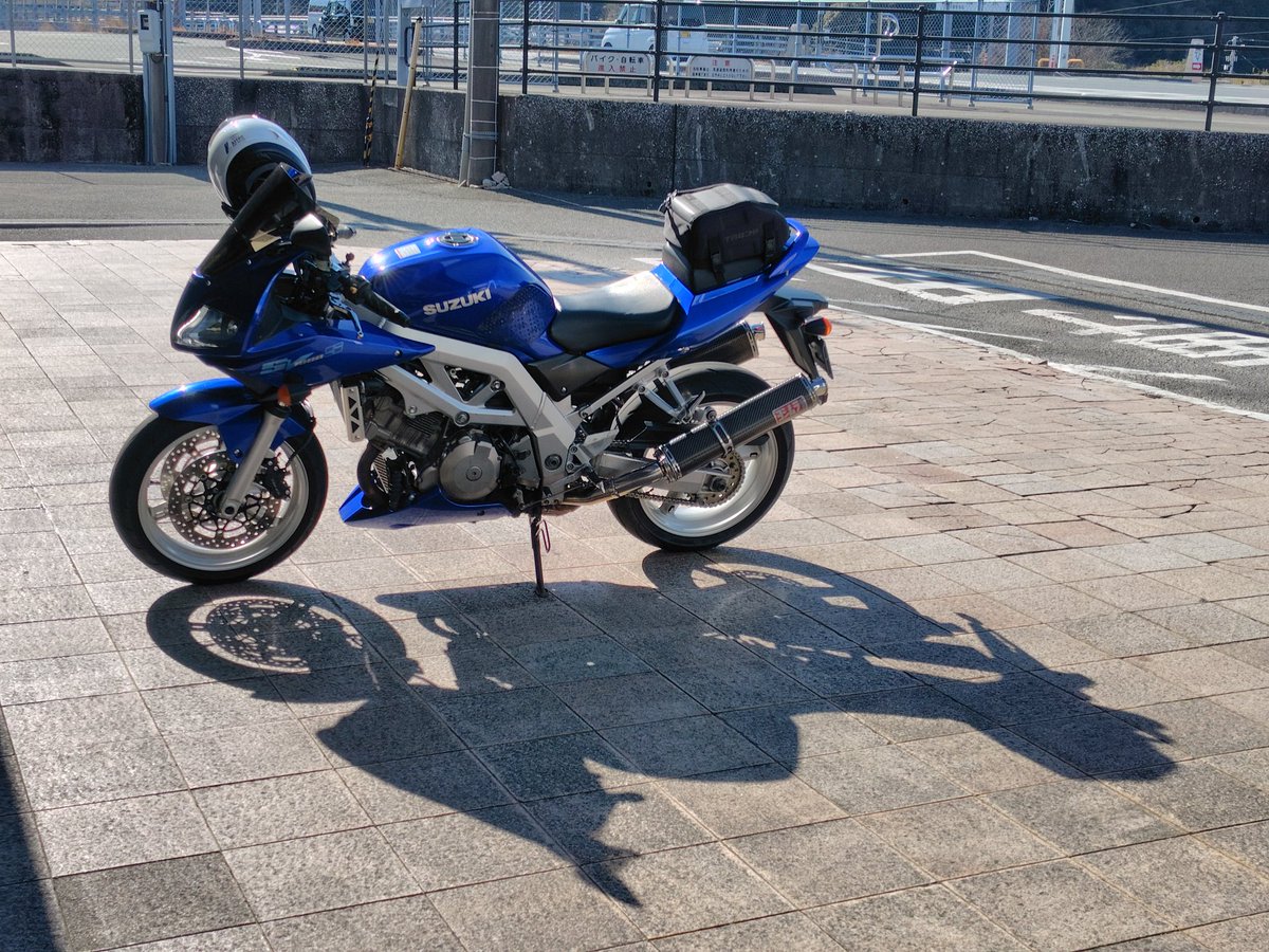 8dxmxs3's tweet photo. #なんだあのバイクかっこいいなと思ったら俺のバイクでした選手権 https://t.co/3llhKCl356