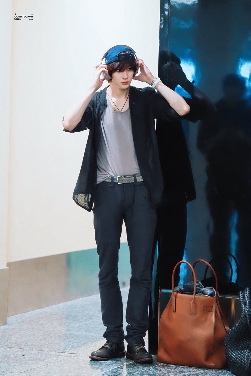 ACOUNTDOWN321 tweet media