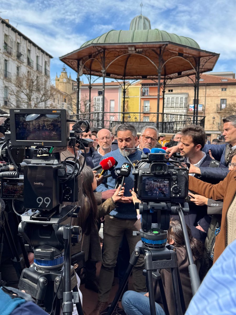 VOX Burgos tweet media